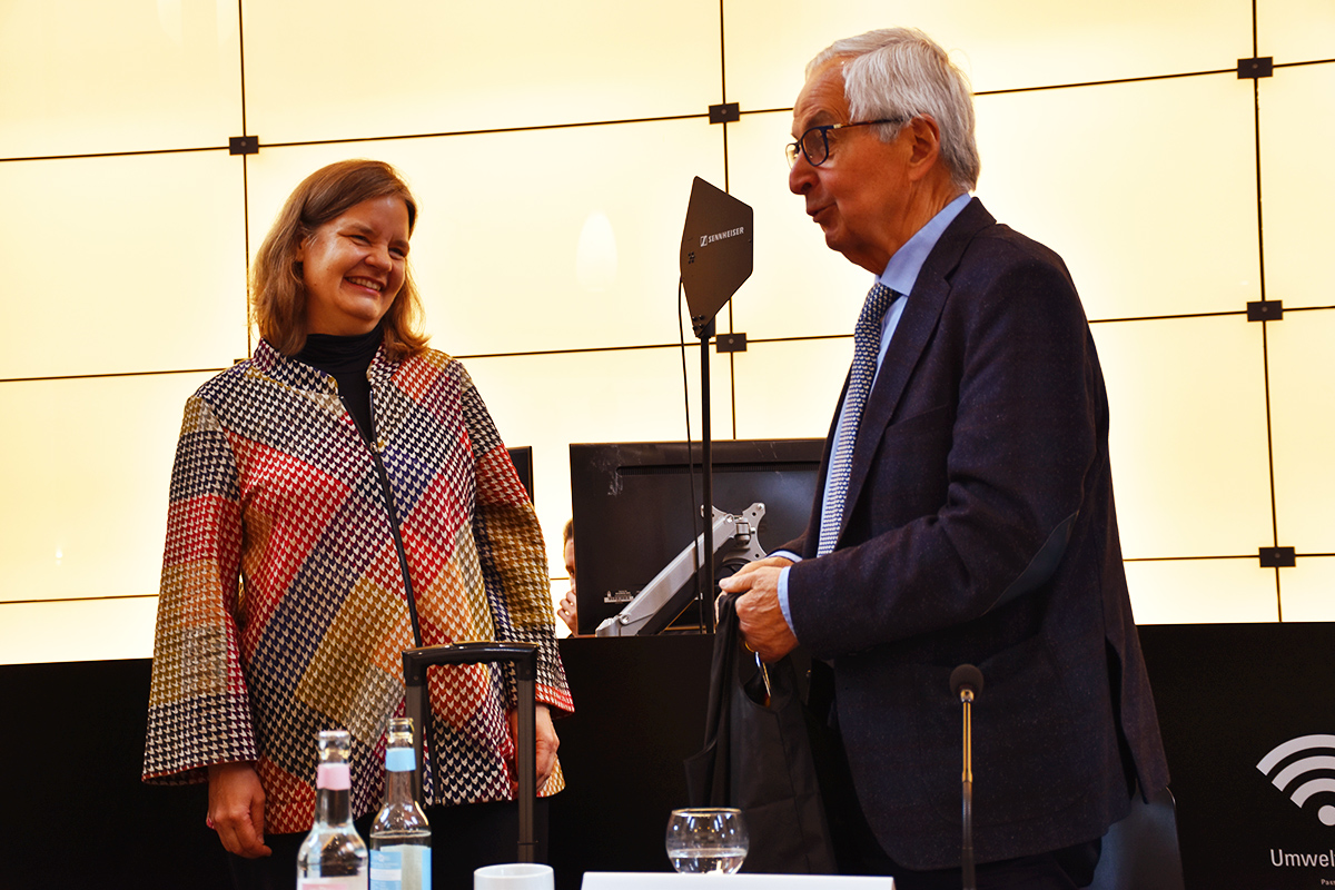 Miranda Schreurs und Klaus Töpfer (38. NBG-Sitzung, 11.05.2020/Berlin) (Quelle: Aygül Cizmecioglu) Miranda Schreurs und Klaus Töpfer (38. NBG-Sitzung, 11.05.2020/Berlin)