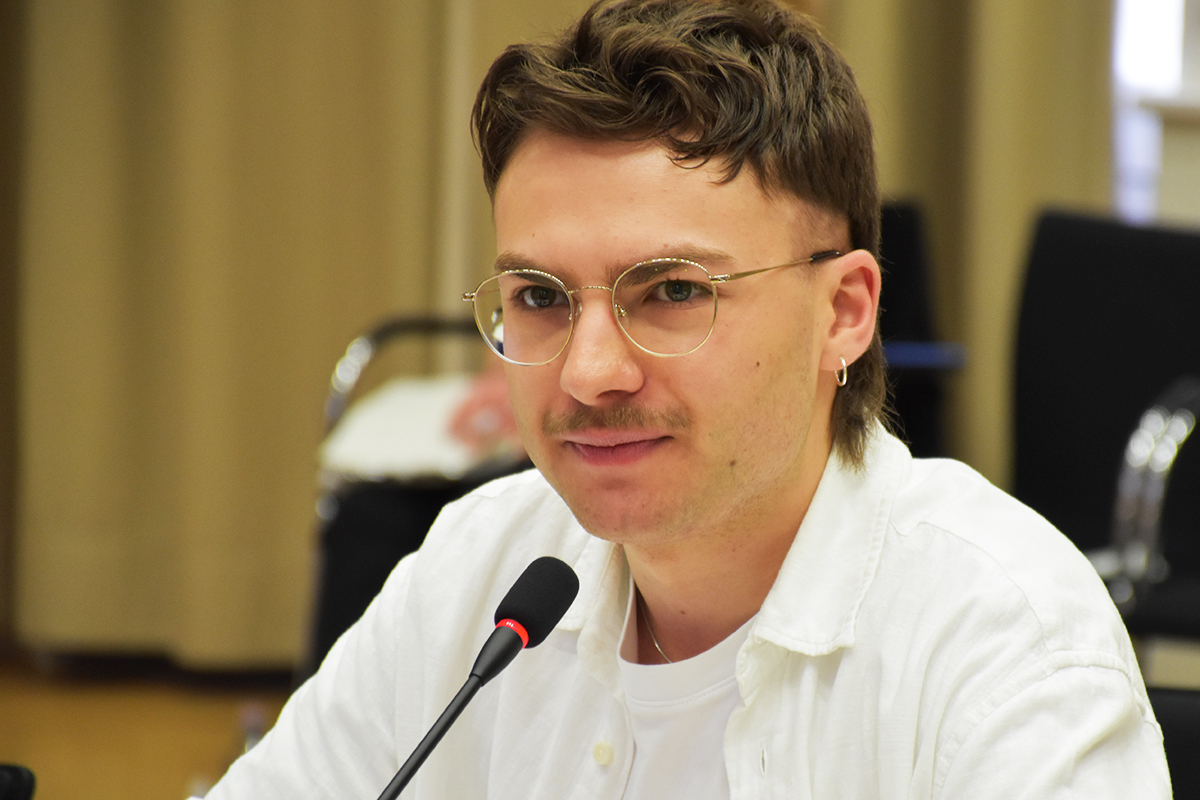 NBG-Mitglied Arnjo Sittig (74. NBG-Sitzung, 17.5.2023/Berlin-Online) (Quelle: Aygül Cizmecioglu) NBG-Mitglied Arnjo Sittig (74. NBG-Sitzung, 17.5.2023/Berlin-Online)