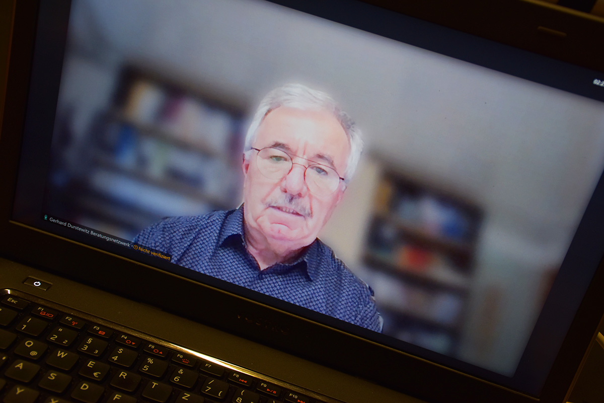 Gerhard Durstewitz, Mitglied des Beratungsnetzwerks (92. NBG-Sitzung, 11.12.2024/Berlin-Online) (Quelle: Aygül Cizmecioglu) Gerhard Durstewitz, Mitglied des Beratungsnetzwerks (92. NBG-Sitzung, 11.12.2024/Berlin-Online)