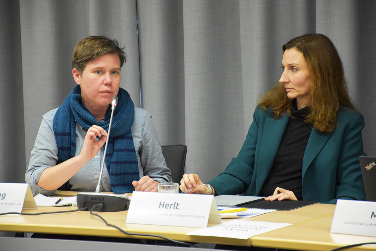 Maike Weißpflug & Ulla Herlt, Bundesamt für die Sicherheit der nuklearen Entsorgung/BASE (92. NBG-Sitzung, 11.12.2024/Berlin-Online) (Quelle: Aygül Cizmecioglu) Maike Weißpflug & Ulla Herlt, Bundesamt für die Sicherheit der nuklearen Entsorgung/BASE (92. NBG-Sitzung, 11.12.2024/Berlin-Online)