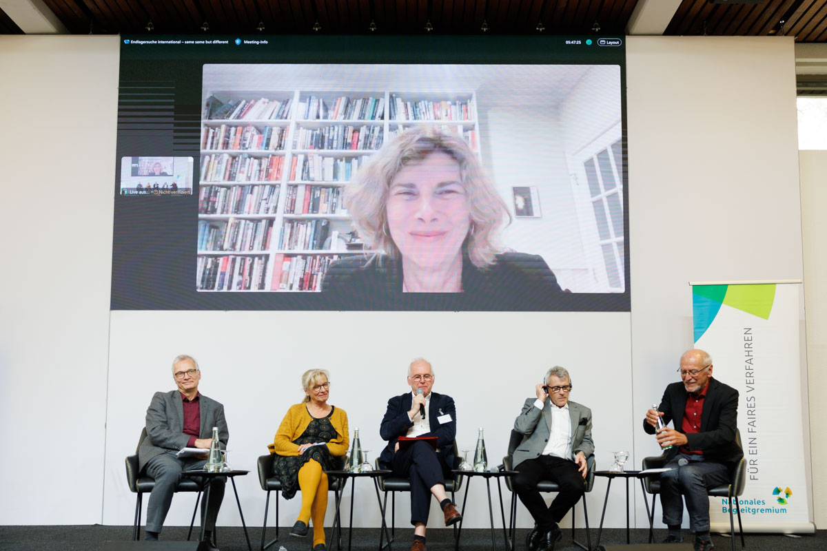 Allison Macfarlane (NBG-Veranstaltung "Endlagersuche international - same same but different", 12.10.2024, Berlin-Online) (Quelle: Bernd Lammel/Bundesfoto) Allison Macfarlane (NBG-Veranstaltung "Endlagersuche international - same same but different", 12.10.2024, Berlin-Online)