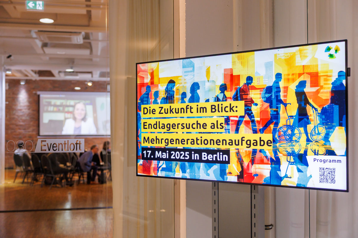 NBG-Veranstaltung "Die Zukunft im Blick: Endlagersuche als Mehrgenerationenaufgabe" (17.5.2025, Berlin) (Quelle: Bernd Lammel/Bundesfoto) NBG-Veranstaltung "Die Zukunft im Blick: Endlagersuche als Mehrgenerationenaufgabe" (17.5.2025, Berlin)