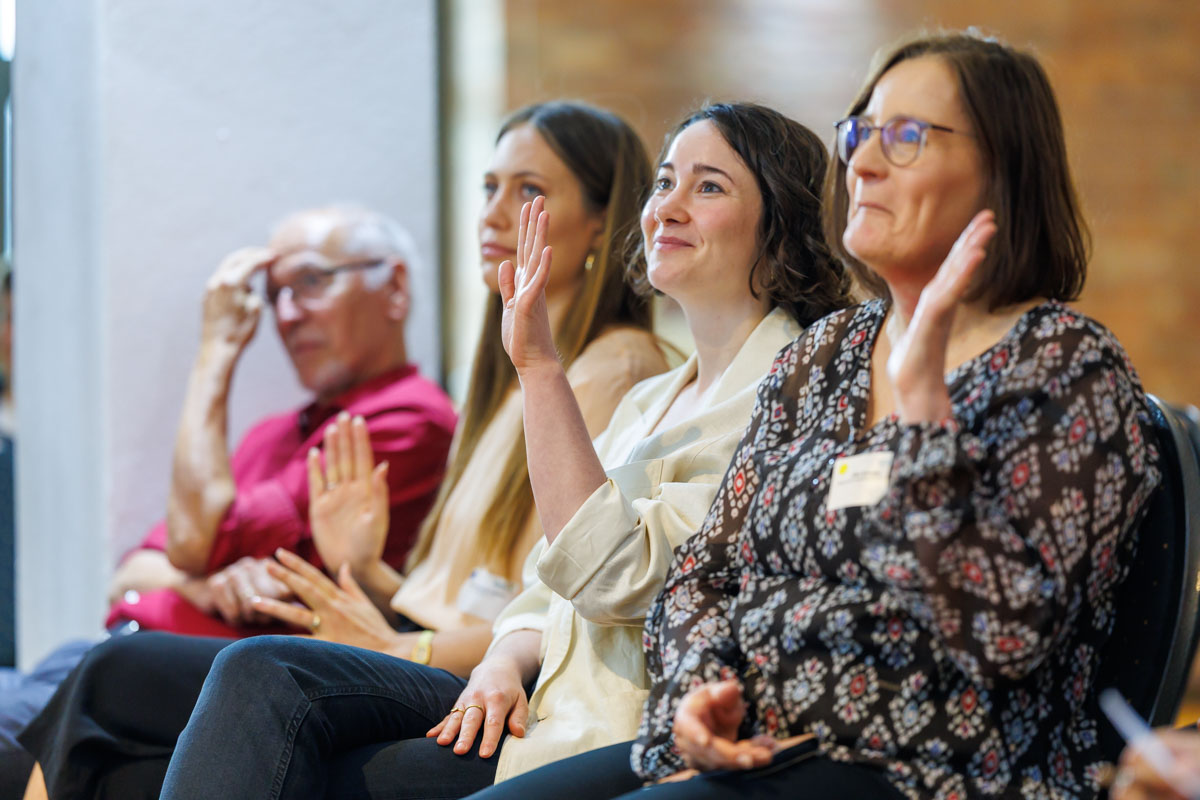 Zu Gast auf der NBG-Veranstaltung "Die Zukunft im Blick: Endlagersuche als Mehrgenerationenaufgabe", 17.5.2025, Berlin (Quelle: Bernd Lammel/Bundesfoto) Zu Gast auf der NBG-Veranstaltung "Die Zukunft im Blick: Endlagersuche als Mehrgenerationenaufgabe", 17.5.2025, Berlin