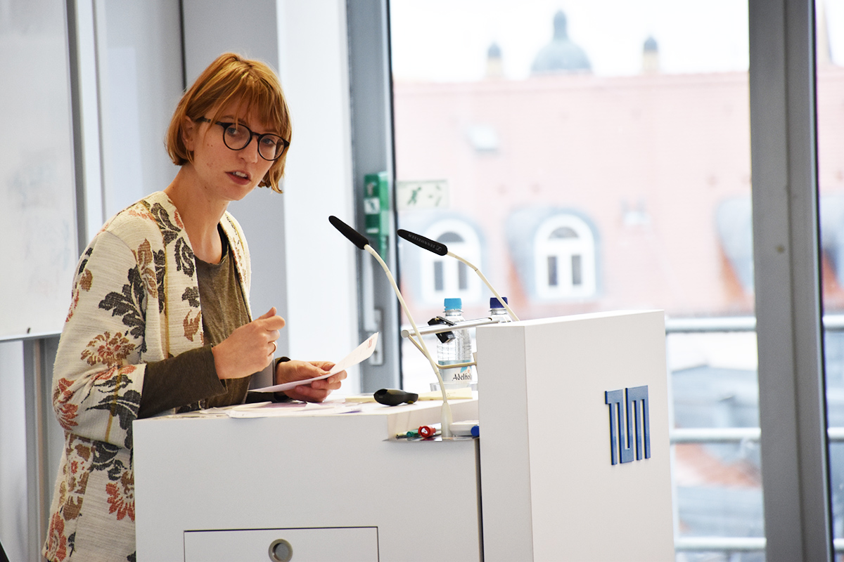 Astrid Séville, Professorin für Politische Theorie an der Hochschule für Politik München (NBG-Veranstaltung "Die Rolle der Wissenschaft bei der Endlagersuche", 18.11.2022/München-Online) (Quelle: Aygül Cizmecioglu) Astrid Séville, Professorin für Politische Theorie an der Hochschule für Politik München (NBG-Veranstaltung "Die Rolle der Wissenschaft bei der Endlagersuche", 18.11.2022/München-Online)
