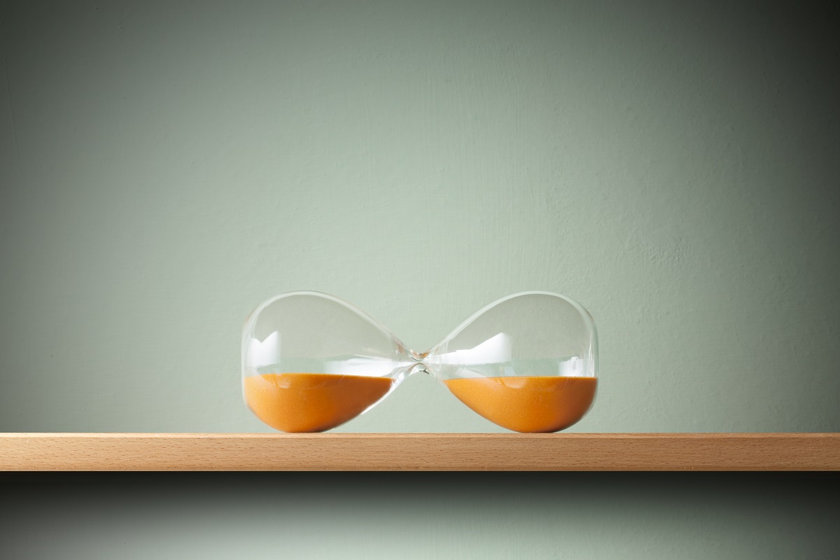 Themenbild Sanduhr (Quelle: malerapaso/iStock via Getty Images) Themenbild Sanduhr