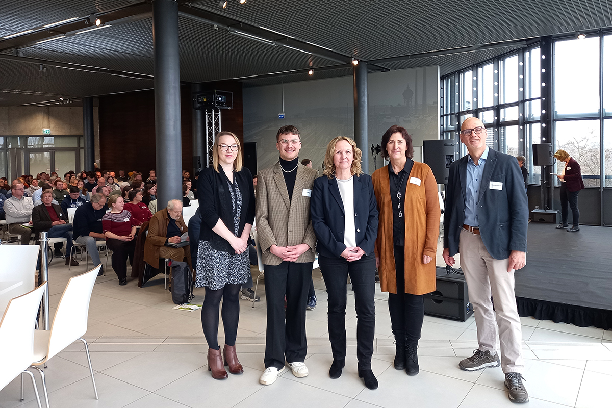 Bundesumweltministerin Steffi Lemke mit NBG-Bürgervertreter*innen Jorina Suckow, Arnjo Sittig, Marion Durst, Manfred Suddendorf (10.2.2023, Berlin) (Quelle: Venio Quinque) Bundesumweltministerin Steffi Lemke mit NBG-Bürgervertreter*innen Jorina Suckow, Arnjo Sittig, Marion Durst, Manfred Suddendorf (10.2.2023, Berlin)